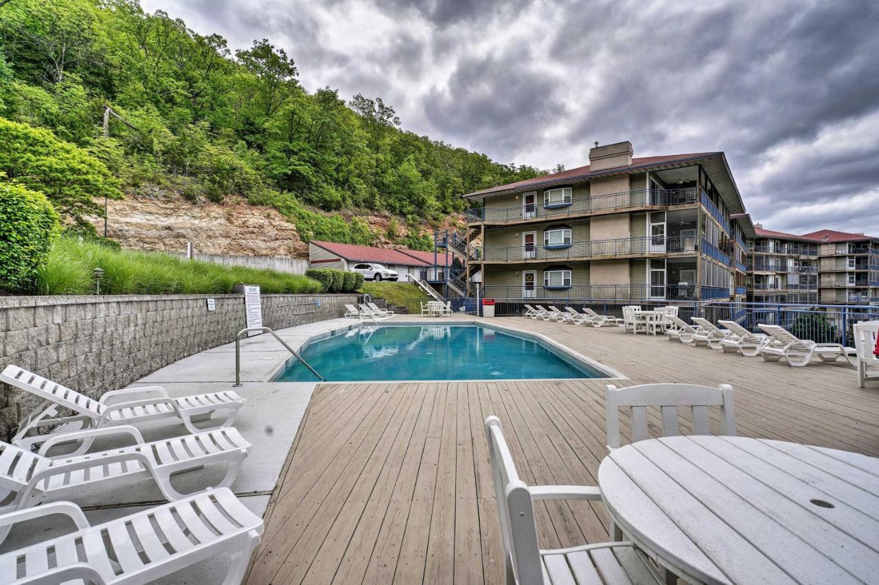 Waterfront Lake Ozark Condo With Deck And Pools Esterno foto
