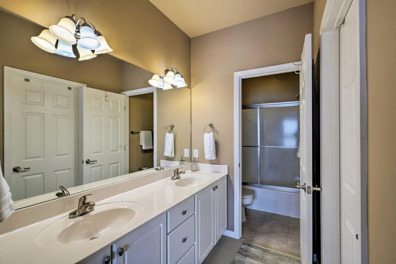 Waterfront Lake Ozark Condo With Deck And Pools Esterno foto